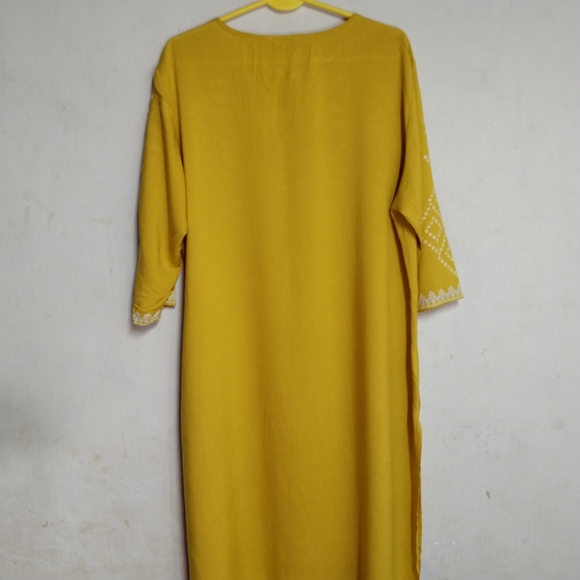 VISHUDH Yellow Bandhani printed Kurtha for Woman with keyhole neck - Picture 3 of 8